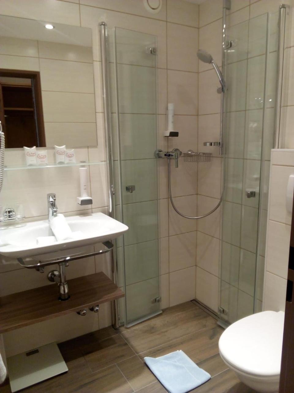 Hotel Wagner โอเบอร์เทาเอิร์น ภายนอก รูปภาพ
