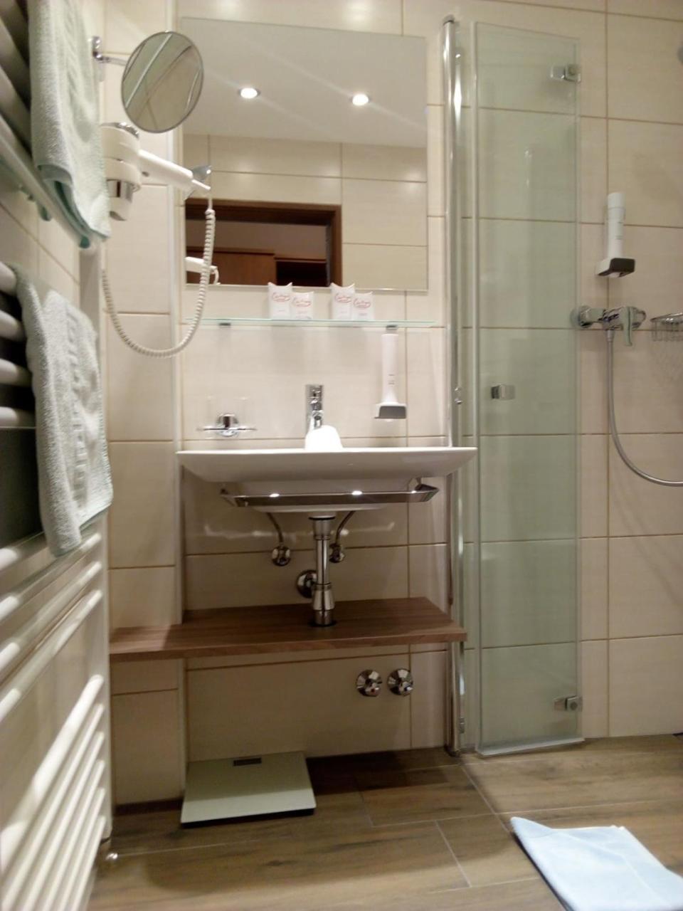 Hotel Wagner โอเบอร์เทาเอิร์น ภายนอก รูปภาพ